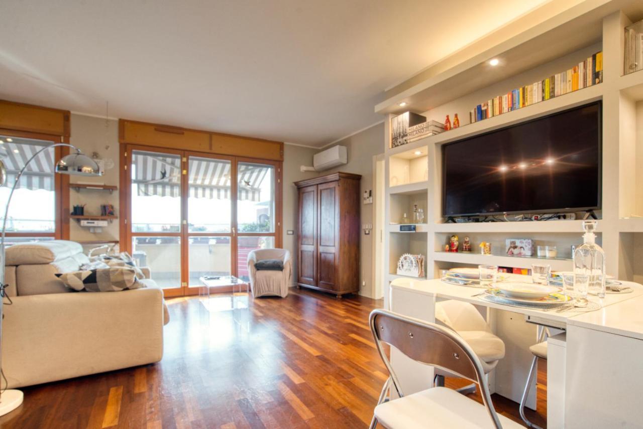 Caseospitali - Casa Di Bibi, Colorato Ed Elegante Bilocale Vicino Al Naviglio Martesana Per 4 Vimodrone Exterior foto